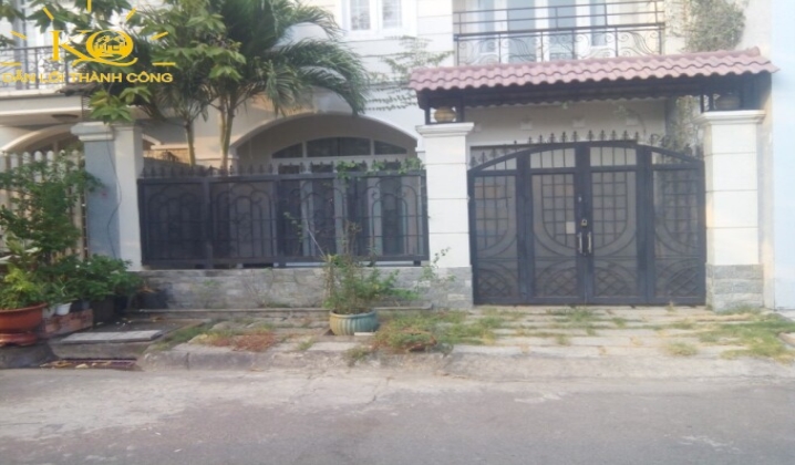 Không gian trước nhà Không gian trước nhà