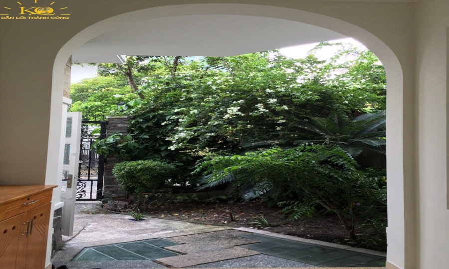 Khu vực trước nhà Khu vực trước nhà