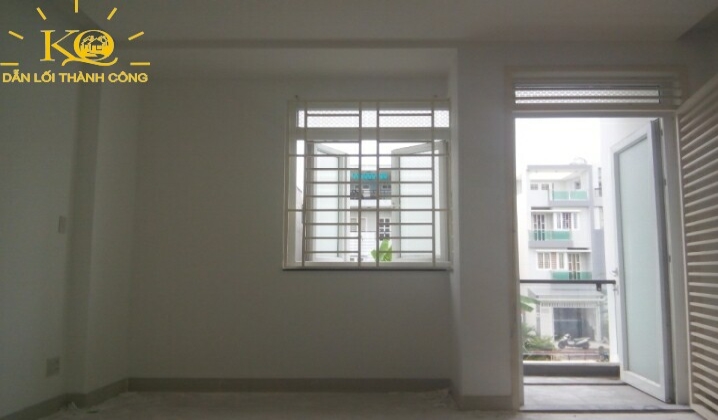 Một góc phòng trống Một góc phòng trống