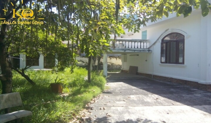 Khuôn viên xung quanh nhà Khuôn viên xung quanh nhà