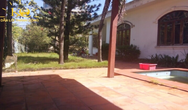 Khoảng sân quanh nhà Khoảng sân quanh nhà