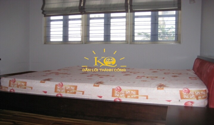 Phòng ngủ tầng trệt. Phòng ngủ tầng trệt.