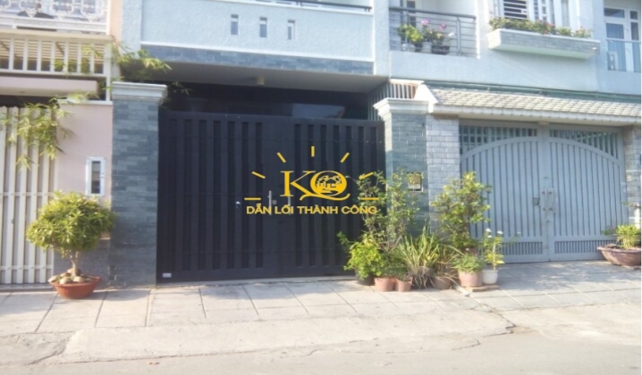 Nhà cho thuê cổng trước căn nhà được làm chắc chắn đảm bảo tính an toàn. Nhà cho thuê cổng trước căn nhà được làm chắc chắn đảm bảo tính an toàn.