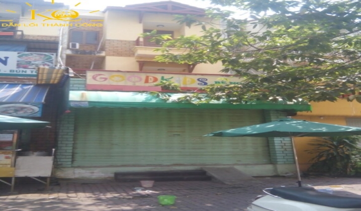 Mặt trước nhà  Mặt trước nhà