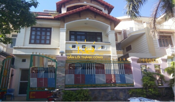 Nhà có thiết kế đẹp, hiện đại. Nhà có thiết kế đẹp, hiện đại.