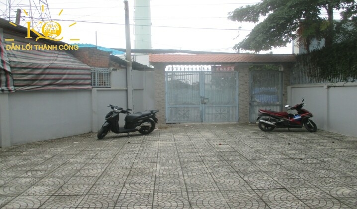 Khoảng sân trước nhà Khoảng sân trước nhà