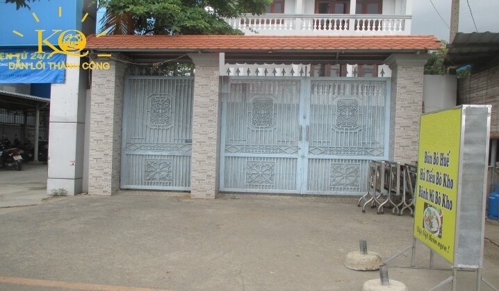 Cổng trước nhà Cổng trước nhà