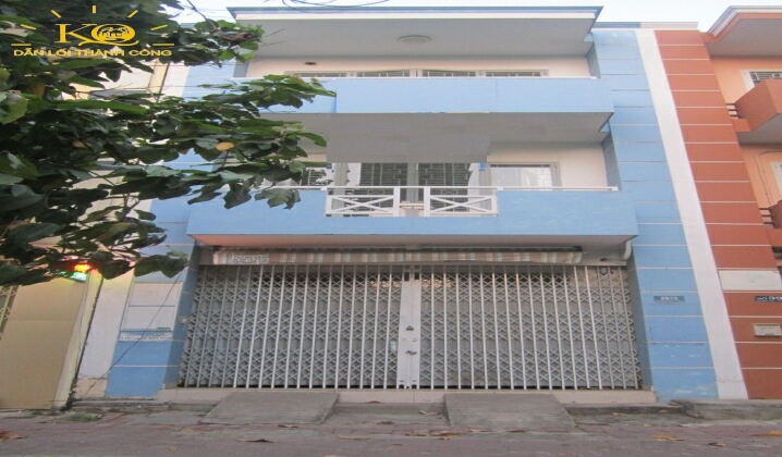 Nhìn căn nhà từ bên ngoài Nhìn căn nhà từ bên ngoài