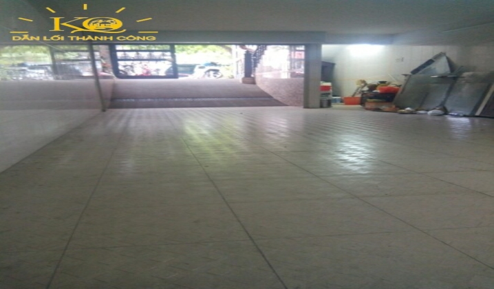 Không gian tầng hầm rộng rãi Không gian tầng hầm rộng rãi