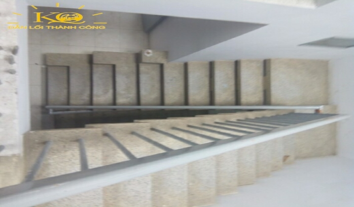 Cầu thang nhà cho thuê Cầu thang nhà cho thuê