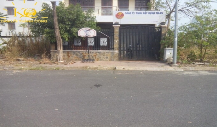 Không gian xung quanh nhà Không gian xung quanh nhà