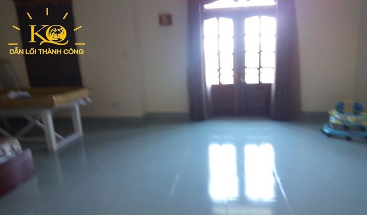 Bên trong nhà Phòng rộng