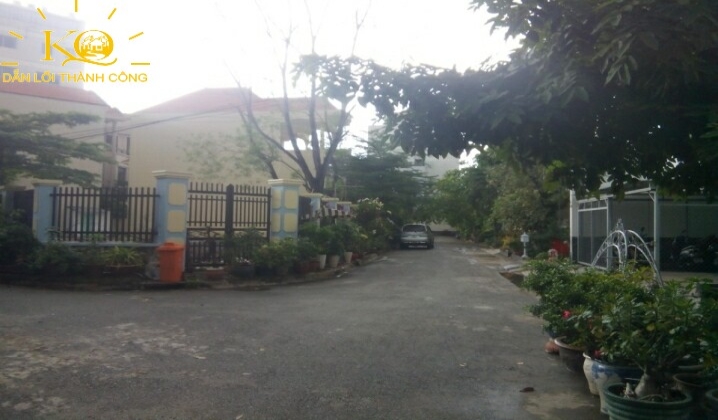 Đường vào nhà rộng Đường vào nhà rộng