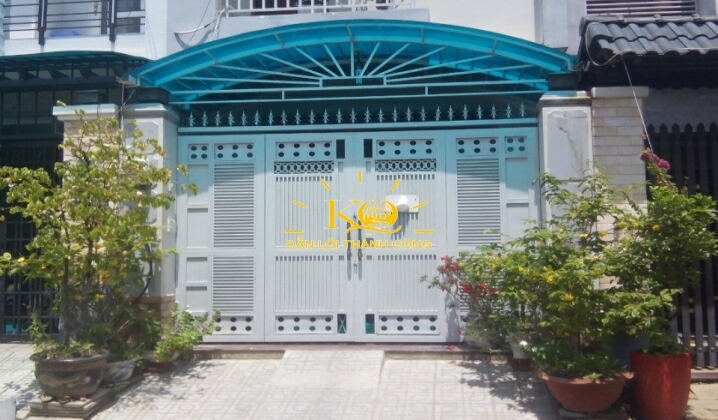 Phía trước nhà rộng rãi Phía trước nhà rộng rãi