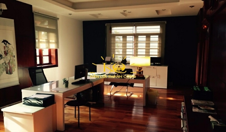 Phòng làm việc rộng đẹp, sàn được lót gỗ cao cấp. Phòng làm việc rộng đẹp, sàn được lót gỗ cao cấp.
