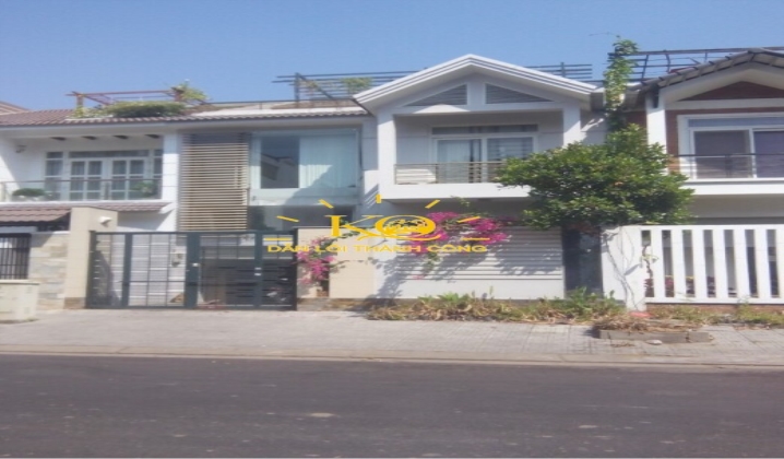 Phía trước nhà Phía trước nhà