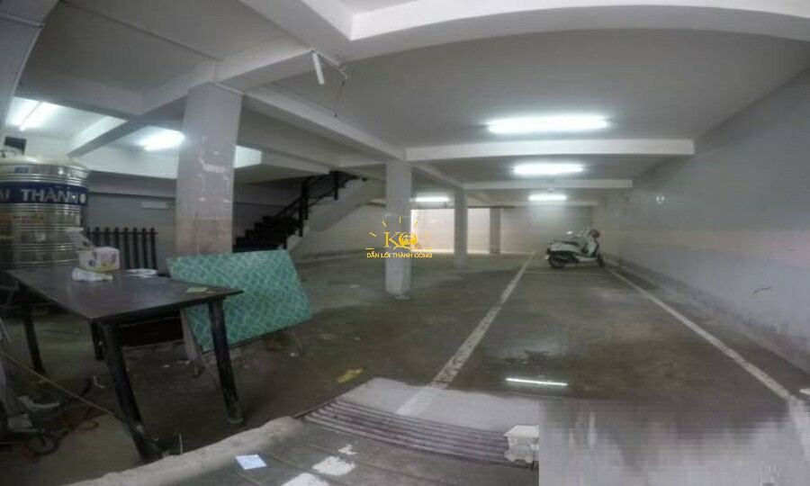 Tầng hầm rộng đậu xe thoải mái. Tầng hầm rộng đậu xe thoải mái.