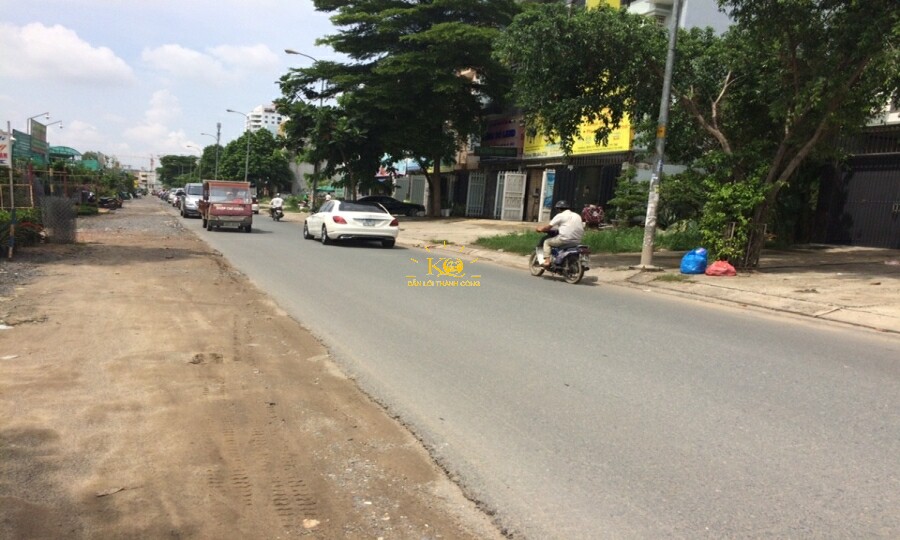 Đường trước nhà rộng thoáng. Đường trước nhà rộng thoáng.