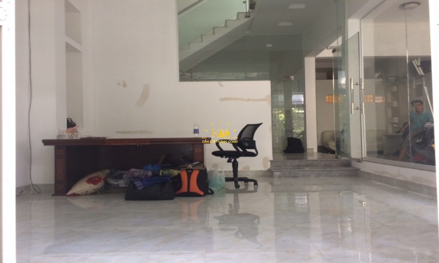 Tầng trệt. Tầng trệt.