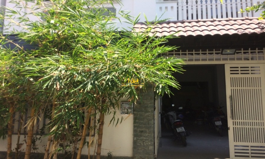 Đường trước nhà rộng. Đường trước nhà rộng.
