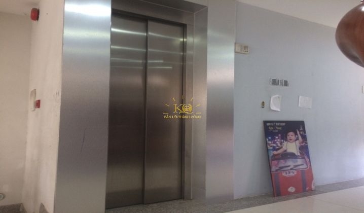 Thang máy hiện đại. Thang máy hiện đại.