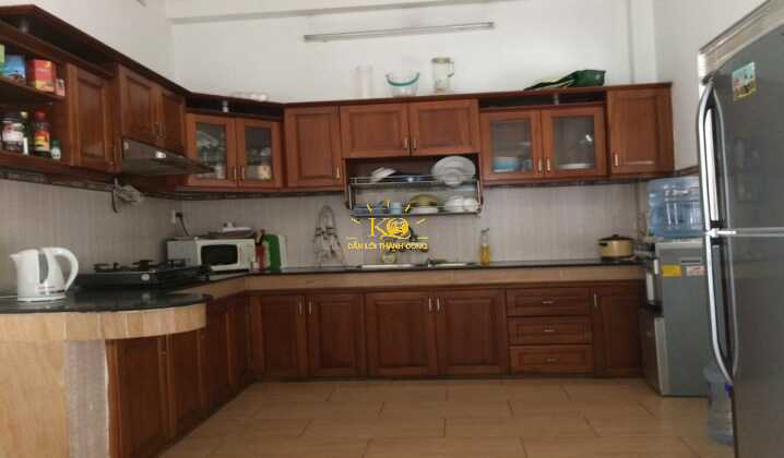 Phòng bếp thiết kế hiện đại, tiện nghi. Phòng bếp thiết kế hiện đại, tiện nghi.