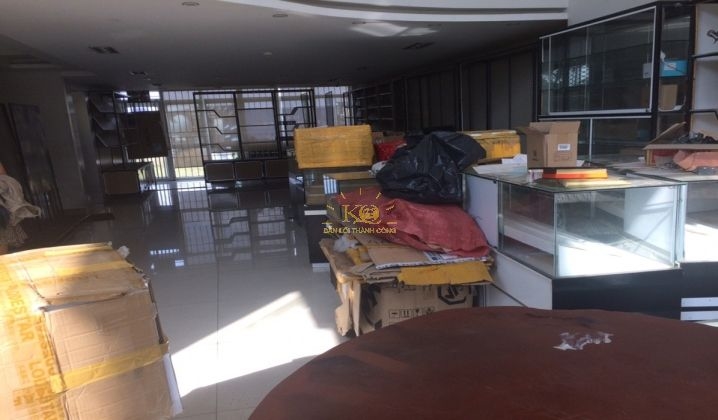 Khuôn viên bên trong. Khuôn viên bên trong.