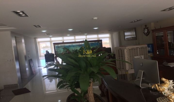 Hình ảnh từ bên ngoài nhìn vào. Hình ảnh từ bên ngoài nhìn vào.