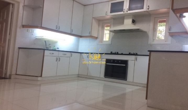 Phòng bếp thiết kế hiện đại, tiện nghi. Phòng bếp thiết kế hiện đại, tiện nghi.