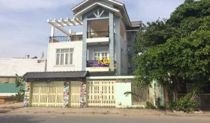 Khuôn viên villa cho thuê Khuôn viên villa cho thuê