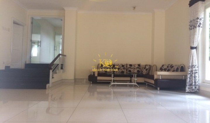 Phòng khách rộng, ánh sáng tốt. Phòng khách rộng, ánh sáng tốt.