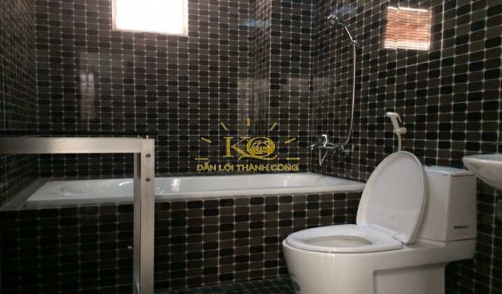 Khu vực nhà vệ sinh. Khu vực nhà vệ sinh.