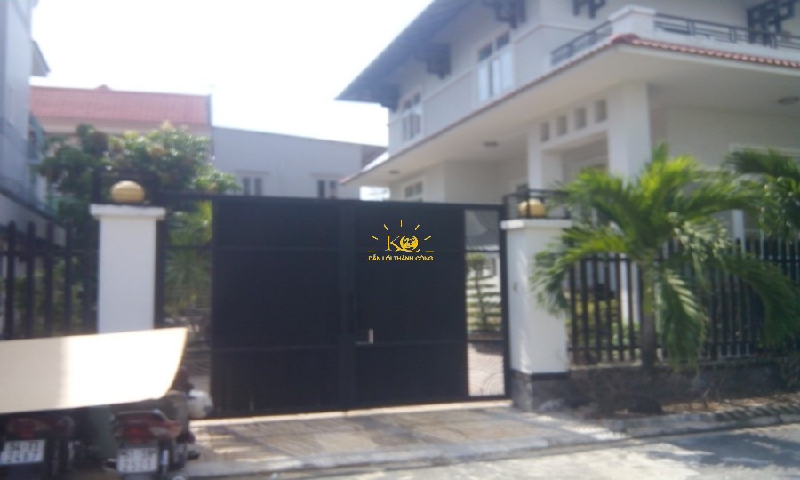 Đường trước nhà rộng thoáng. Đường trước nhà rộng thoáng.