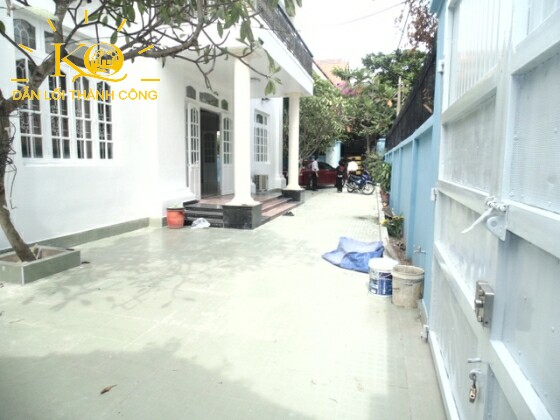 Không gian quanh nhà rộng Không gian quanh nhà rộng