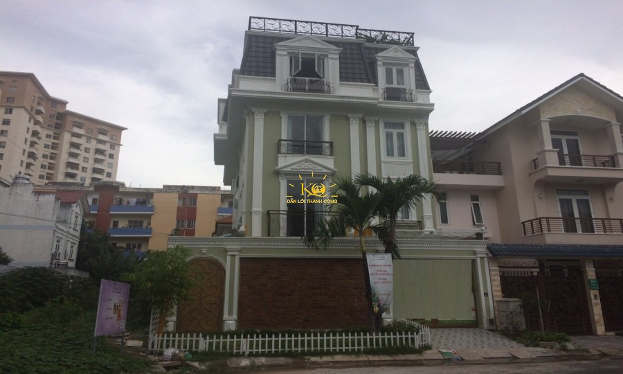 Không gian quanh nhà rộng thoáng Không gian quanh nhà rộng thoáng