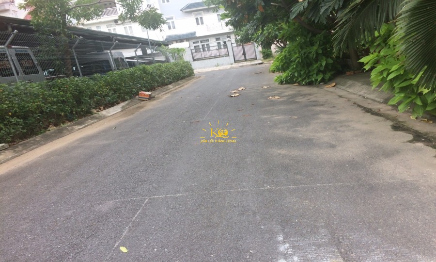 Đường trước nhà rộng Đường trước nhà rộng