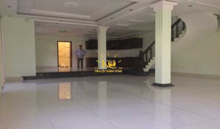 Sảnh rộng, không gian thoáng mát. Sảnh rộng, không gian thoáng mát.