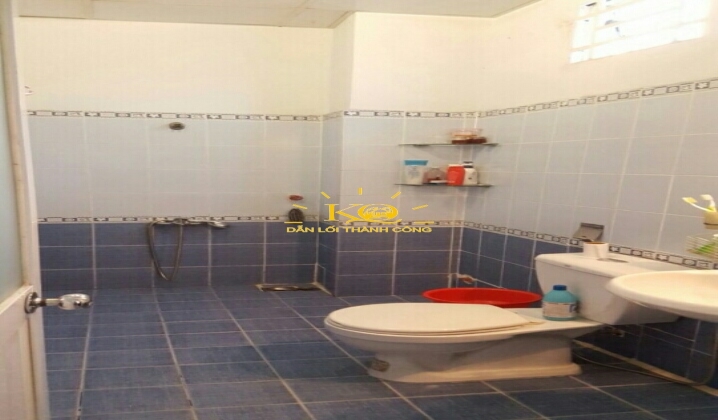 Nhà cho thuê nguyên căn, nhà vệ sinh thiết kế rộng, trang thiết bị hiện đại. Nhà cho thuê nguyên căn, nhà vệ sinh thiết kế rộng, trang thiết bị hiện đại.
