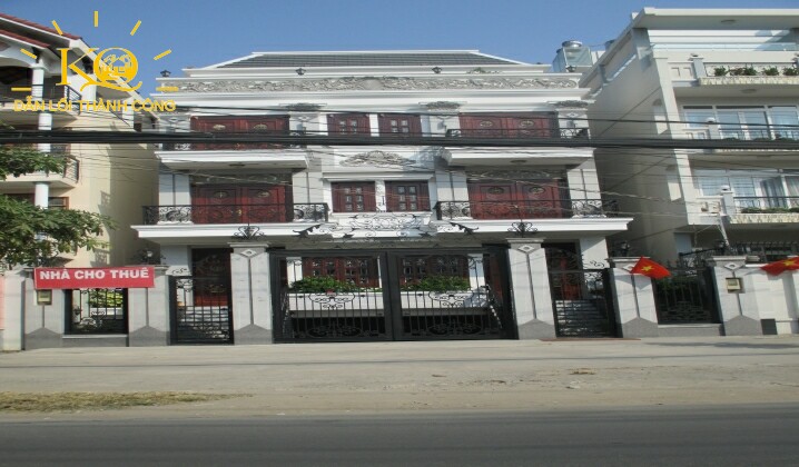 Mặt trước nhà Mặt trước nhà