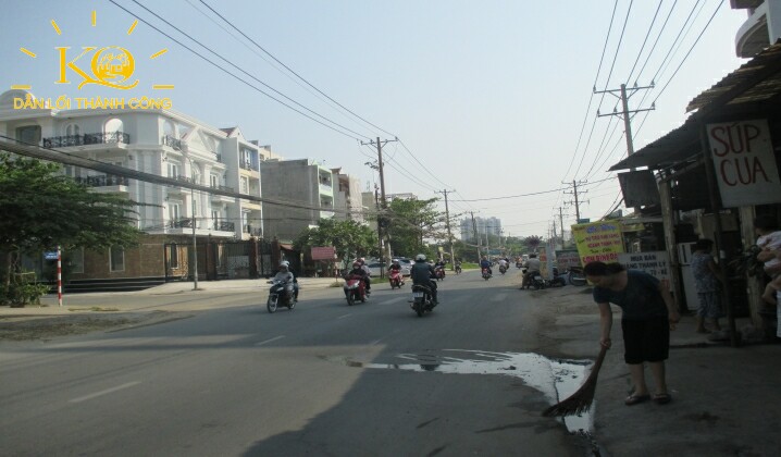 Con đường trước nhà Con đường trước nhà