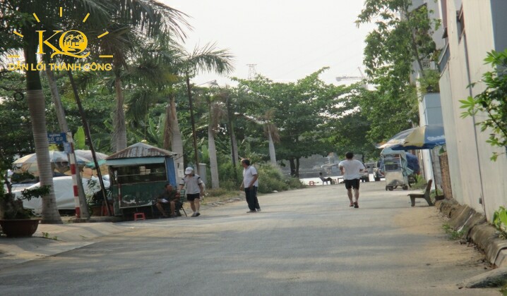 Con đường gần nhà Con đường gần nhà