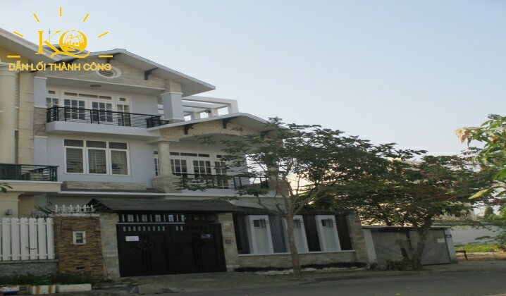 Thiết kế bên ngoài của căn nhà Thiết kế bên ngoài của căn nhà