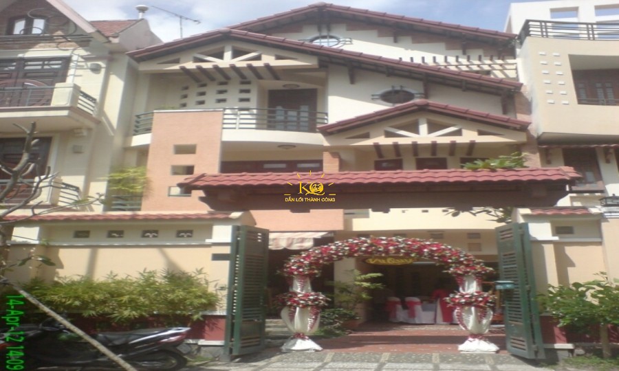 Diện tích nhà 7x20m, 1 trệt 2 lầu, áp mái. Diện tích nhà 7x20m, 1 trệt 2 lầu, áp mái.