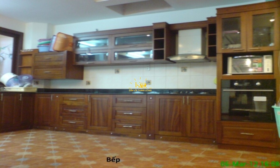 Phòng bếp thiết kế hiện đại, tiện nghi. Phòng bếp thiết kế hiện đại, tiện nghi.