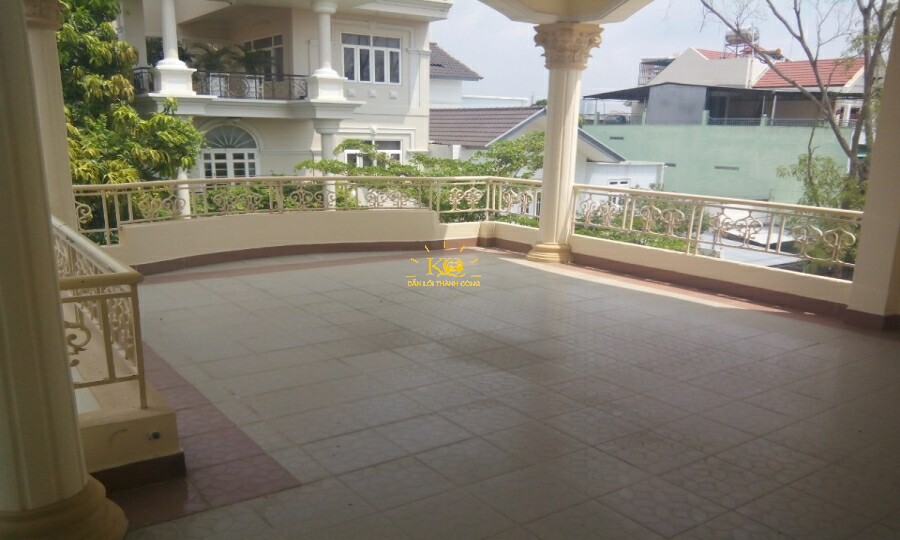 Diện tích bancon nhà cho thuê rộng. Diện tích bancon nhà cho thuê rộng.