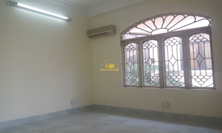 Cửa sổ có nhiều ánh sáng. Cửa sổ có nhiều ánh sáng.