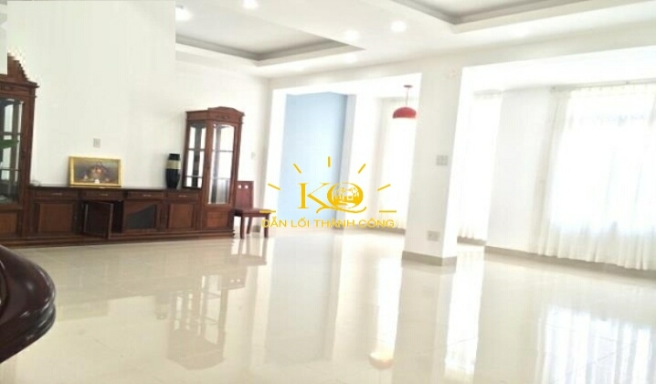 Diện tích tầng trệt rộng. Diện tích tầng trệt rộng.