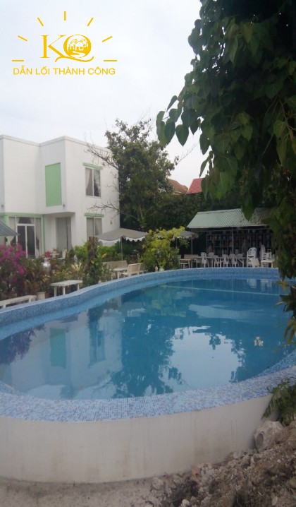 Hồ bơi trước nhà Hồ bơi trước nhà