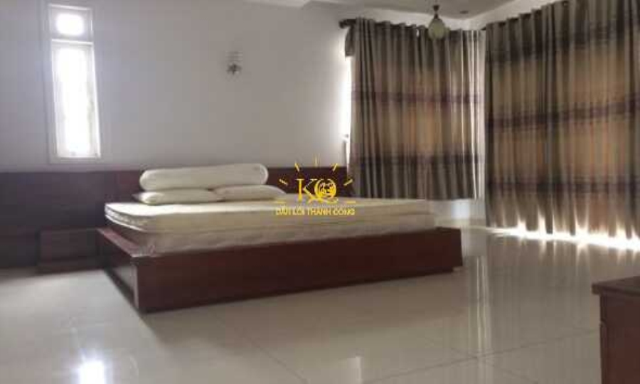 Phòng ngủ rộng, không gian thoáng mát. Phòng ngủ rộng, không gian thoáng mát.