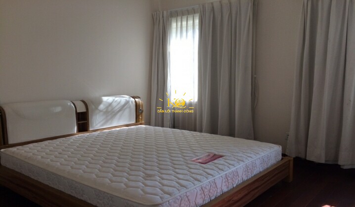 Phòng có cửa sổ nhận được ánh sáng tốt từ bên ngoài. Phòng có cửa sổ nhận được ánh sáng tốt từ bên ngoài.